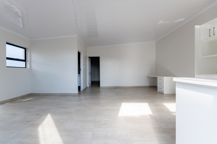 6 Bedroom Property for Sale in Myburgh Park Western Cape
